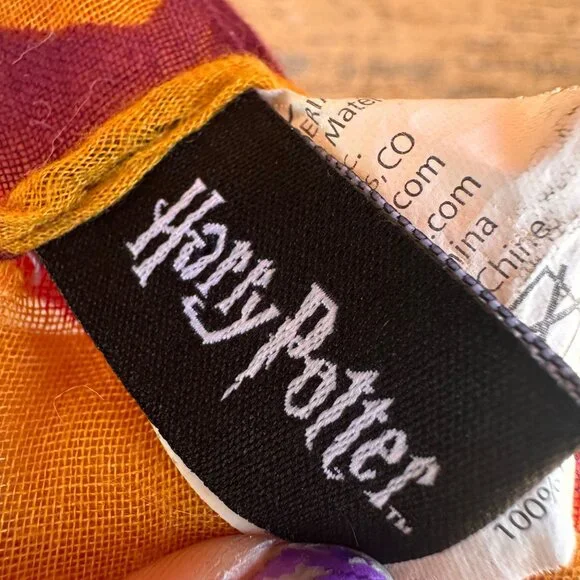Vintage Y2K Harry Potter Gryffindor Infinity Scarf Chevron Pattern Yellow & Red - Picture 3 of 16